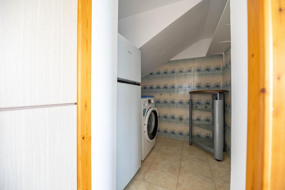 Springs Petronas Apartment Archangelos  Exterior photo